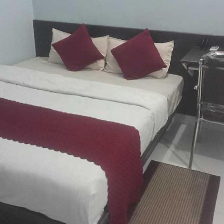 Hotel O Home Aditya Inn Suits Homestay Ayodhya 外观 照片