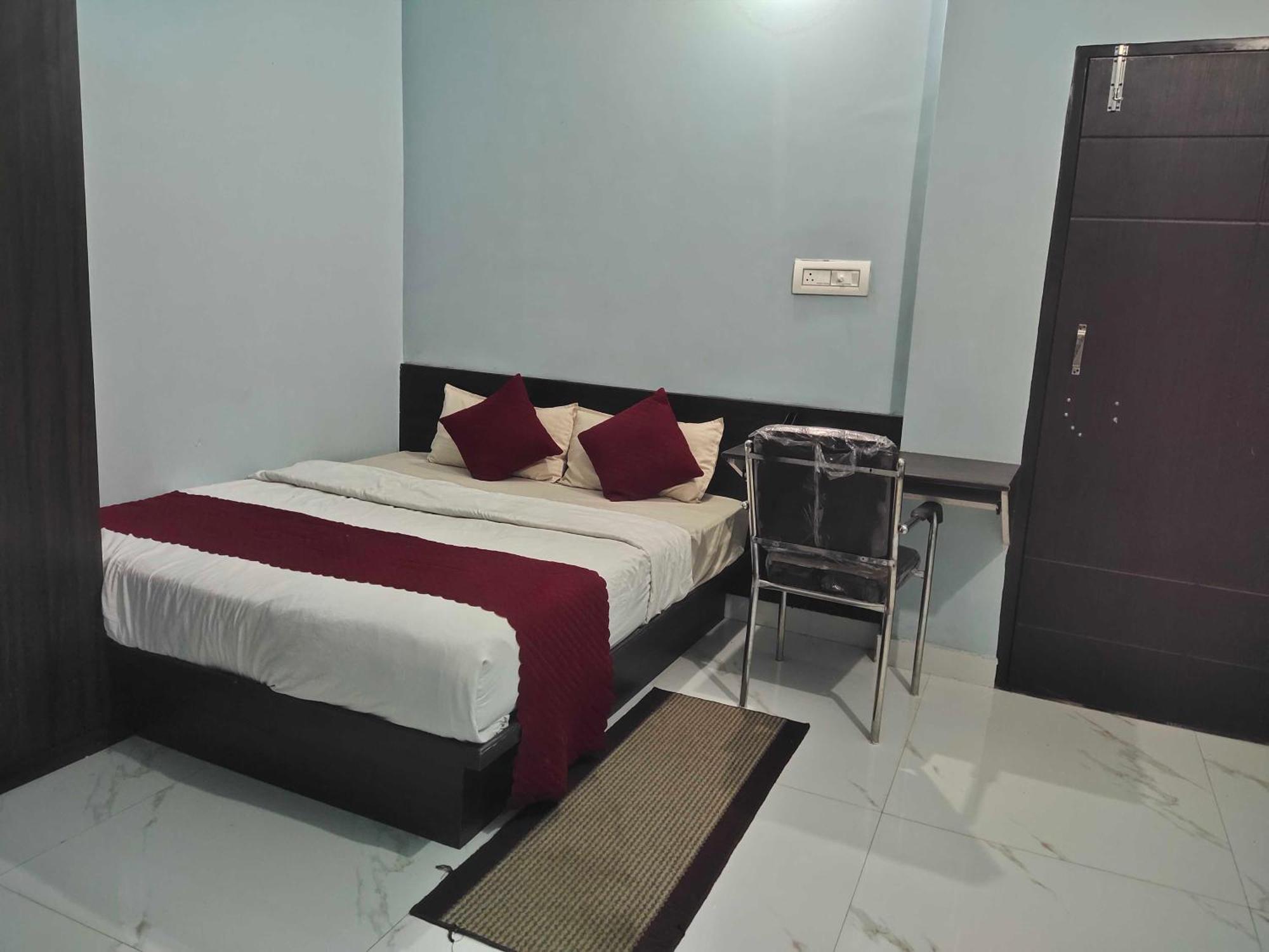 Hotel O Home Aditya Inn Suits Homestay Ayodhya 外观 照片